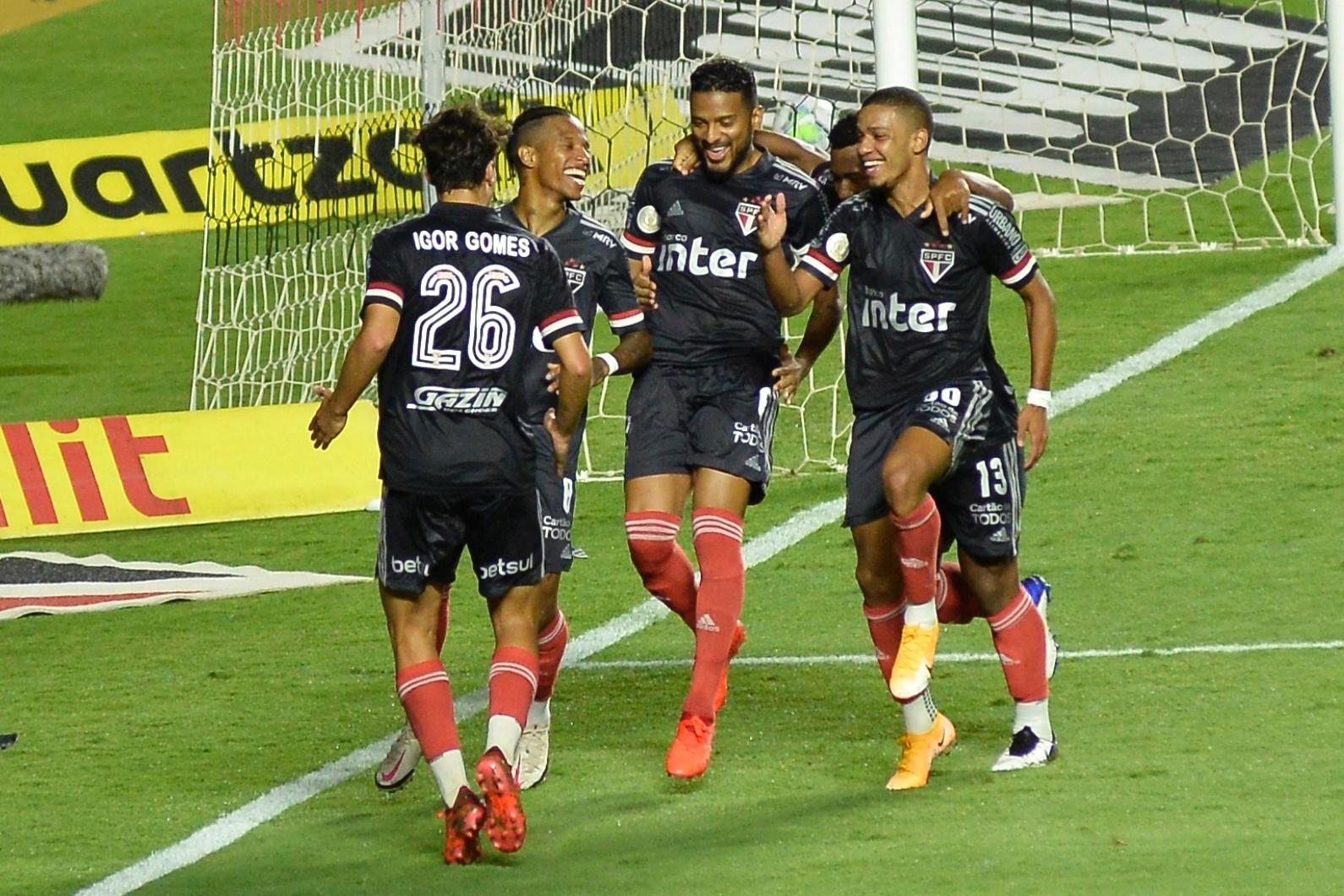 SPNet Renato Maurício Prado Foi um passeio um desfile do São Paulo