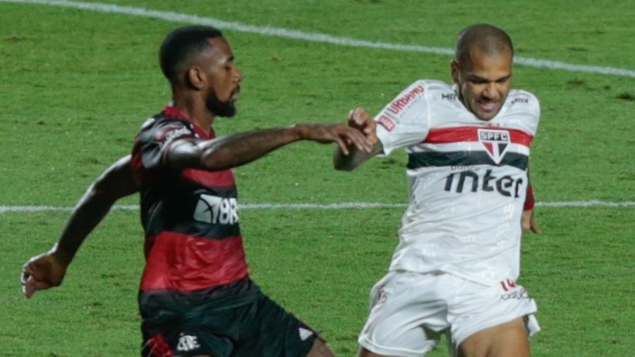 SPNet Daniel Alves e Gerson voltam a se encontrar em duelo de alto nível