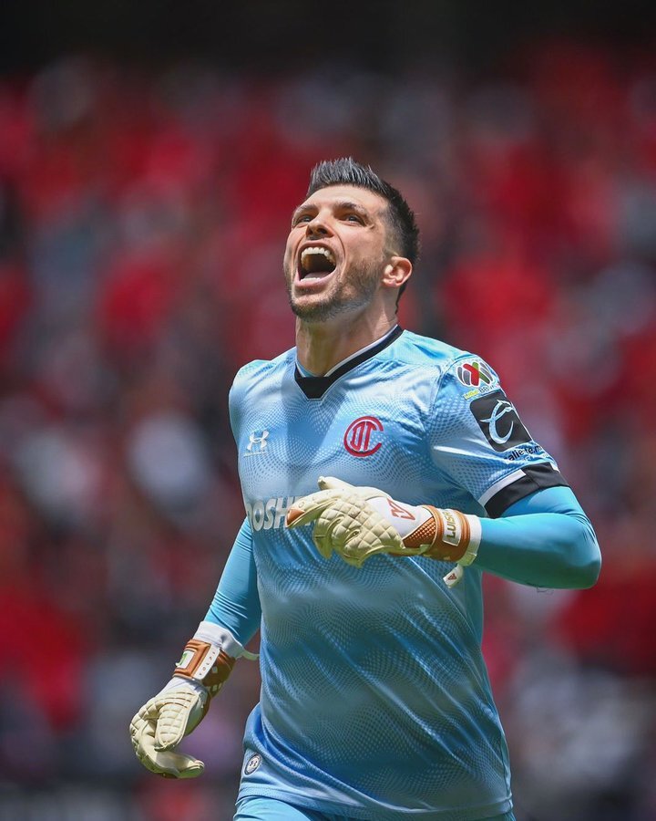 Spnet Ex S O Paulo Tiago Volpi Celebra Lideran A Do Toluca No