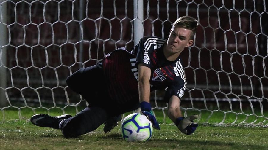 Spnet Goleiro De 201m é Herói Em Clássico E Vira Trunfo Do São Paulo No Sub 17 5844