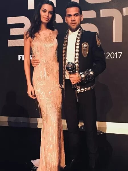 Spnet Esposa De Daniel Alves Comenta Como Mantém Casamento Saudável Com Jogador 