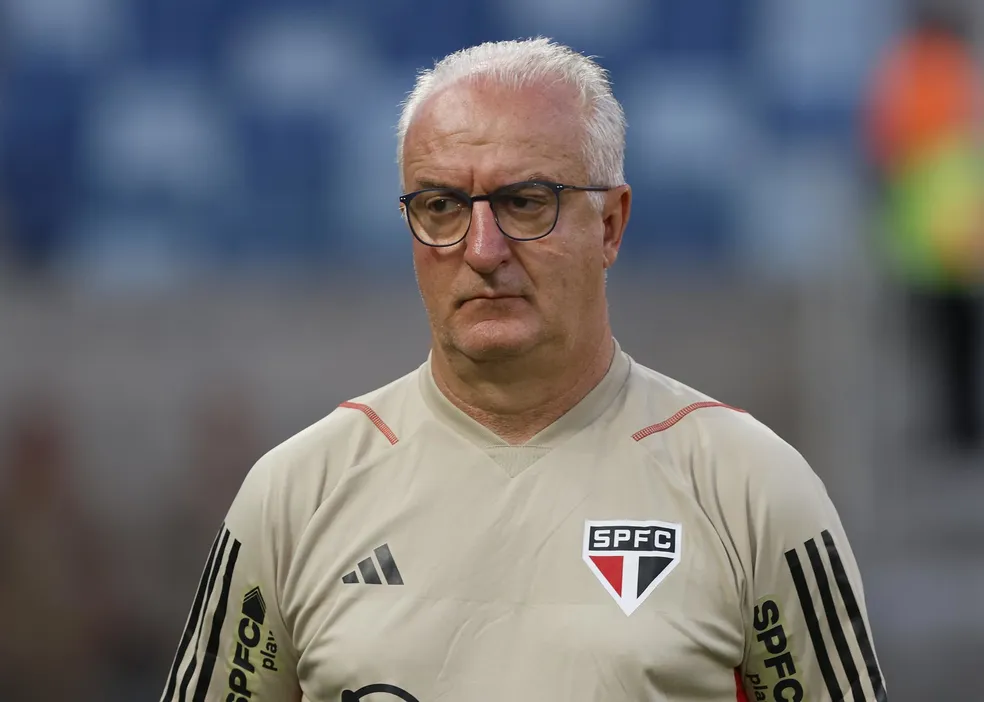 Spnet Dorival Júnior Diz Que Expulsão Em Derrota Foi Justa Falei Que A Arbitragem Estava 1802